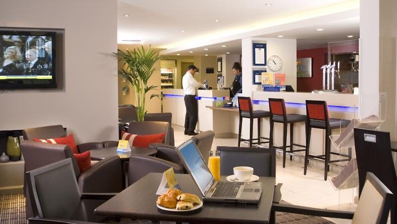 Holiday Inn Express Stoke-On-Trent By Ihg Εξωτερικό φωτογραφία