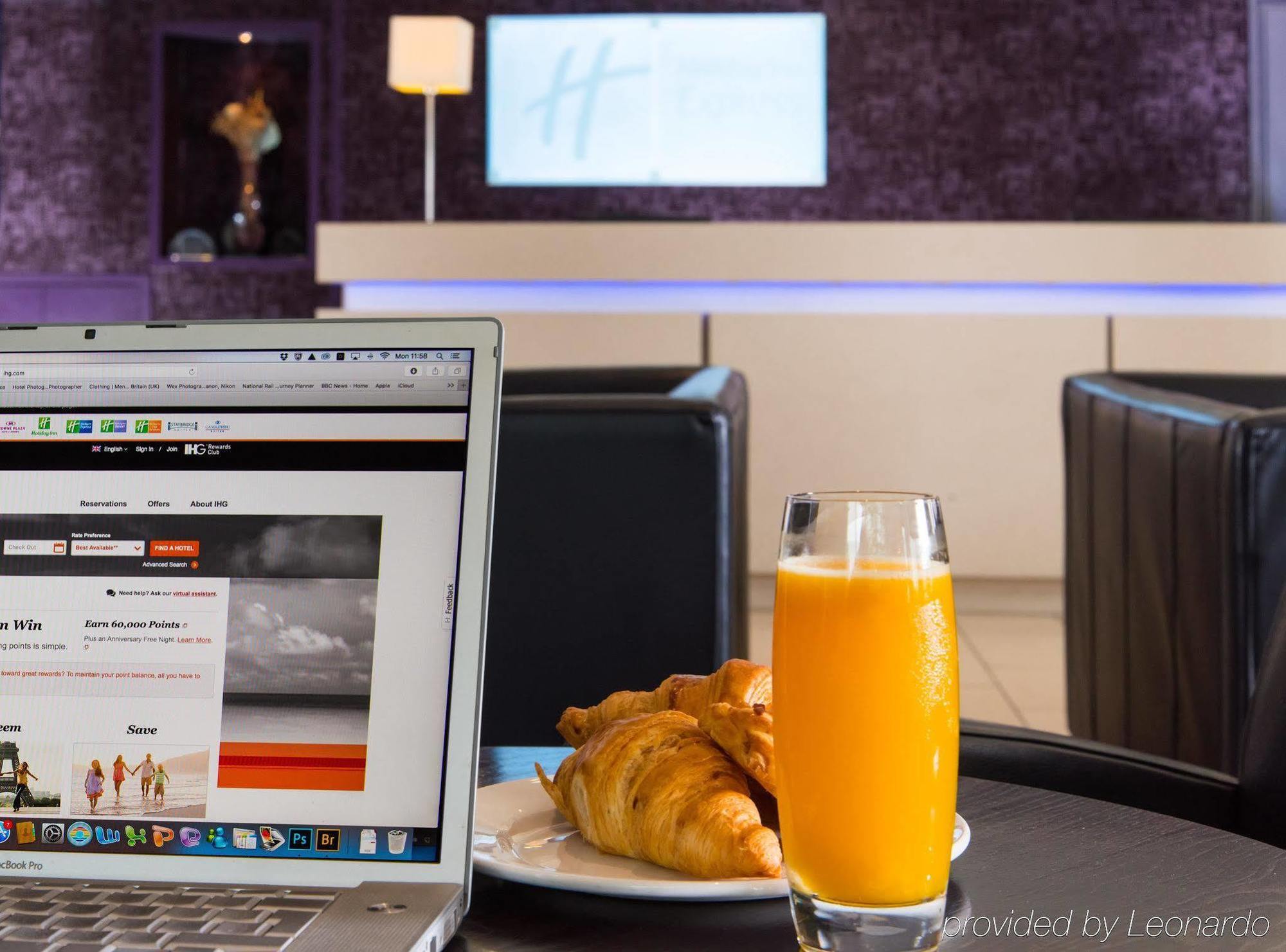 Holiday Inn Express Stoke-On-Trent By Ihg Εξωτερικό φωτογραφία