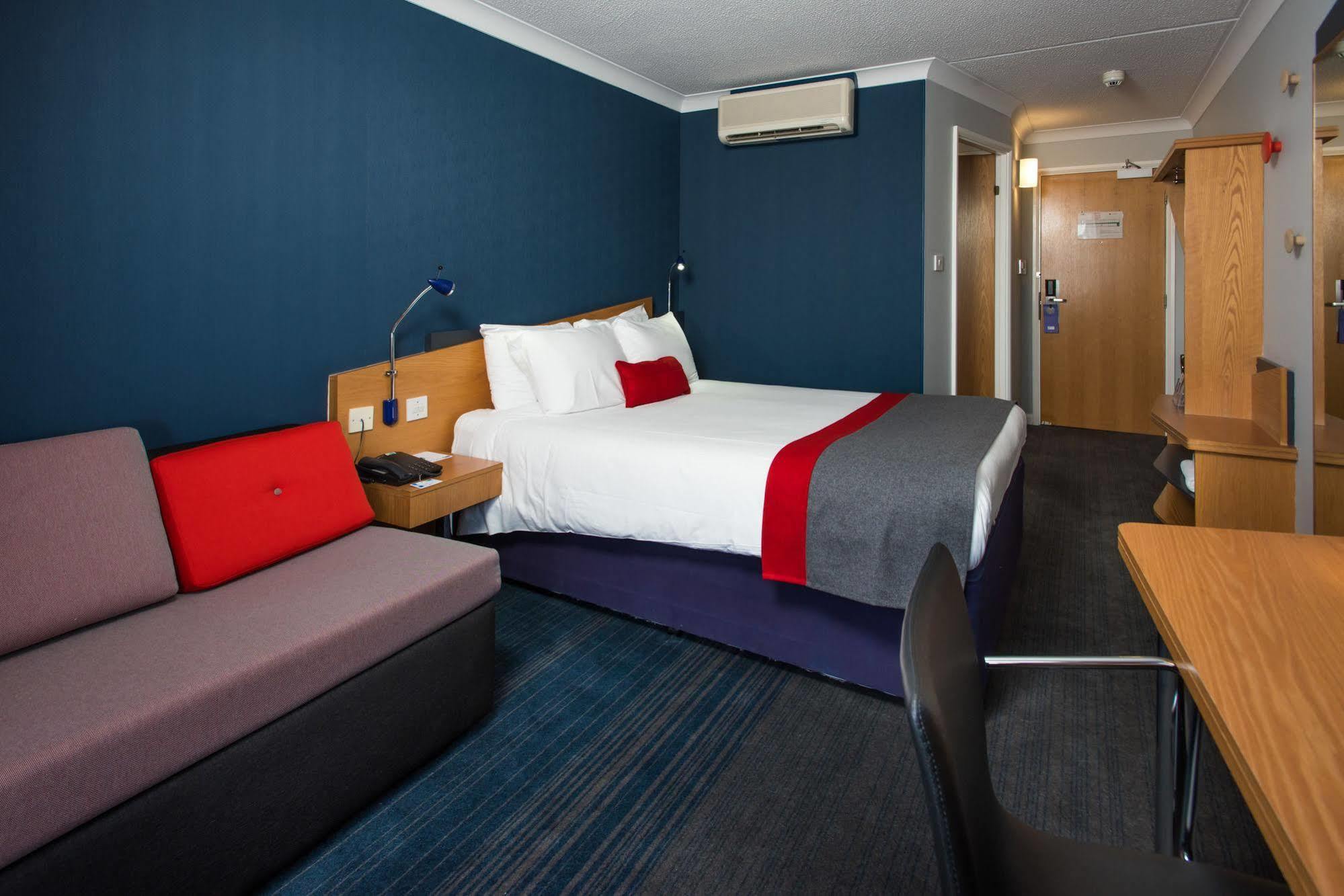 Holiday Inn Express Stoke-On-Trent By Ihg Εξωτερικό φωτογραφία