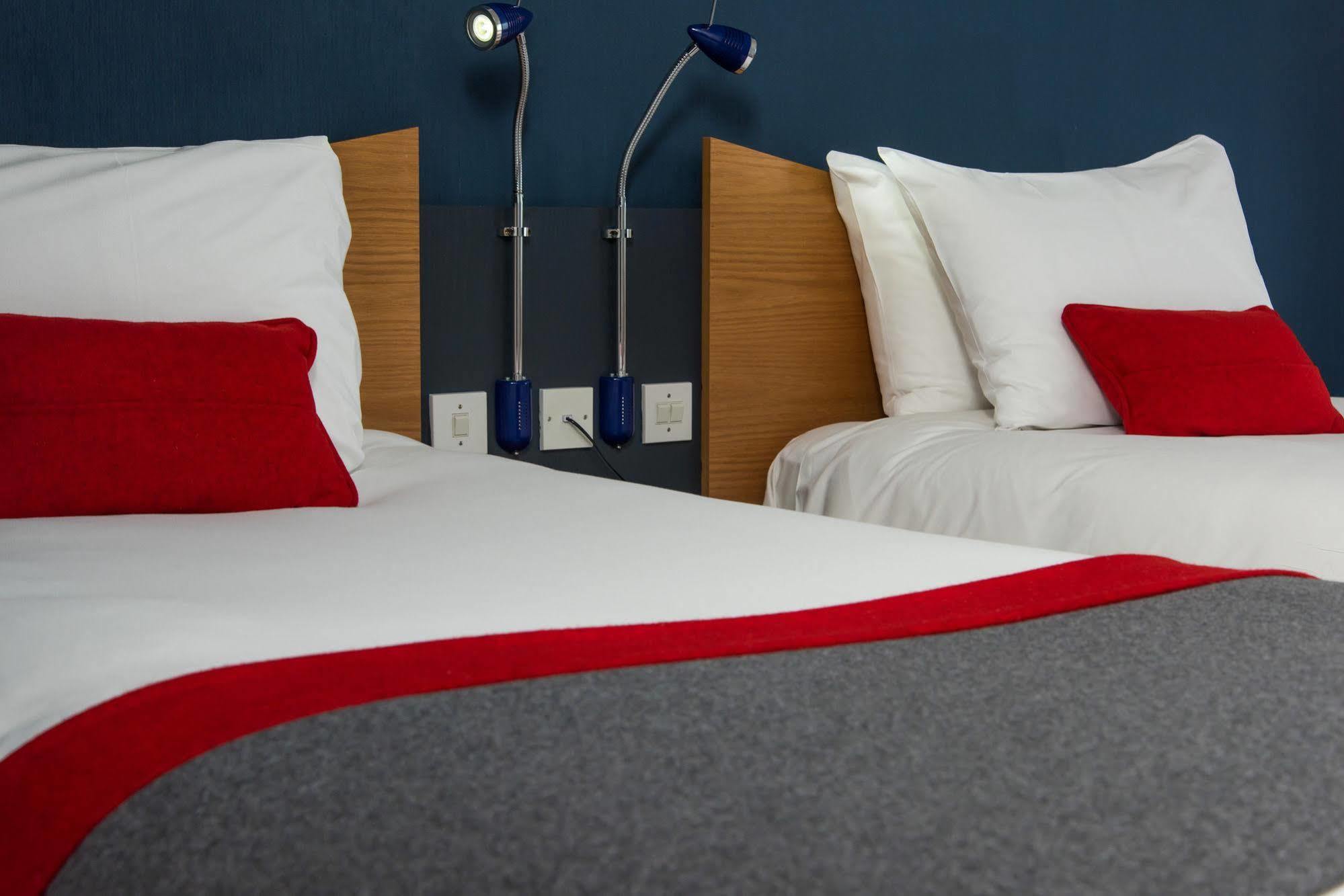 Holiday Inn Express Stoke-On-Trent By Ihg Εξωτερικό φωτογραφία